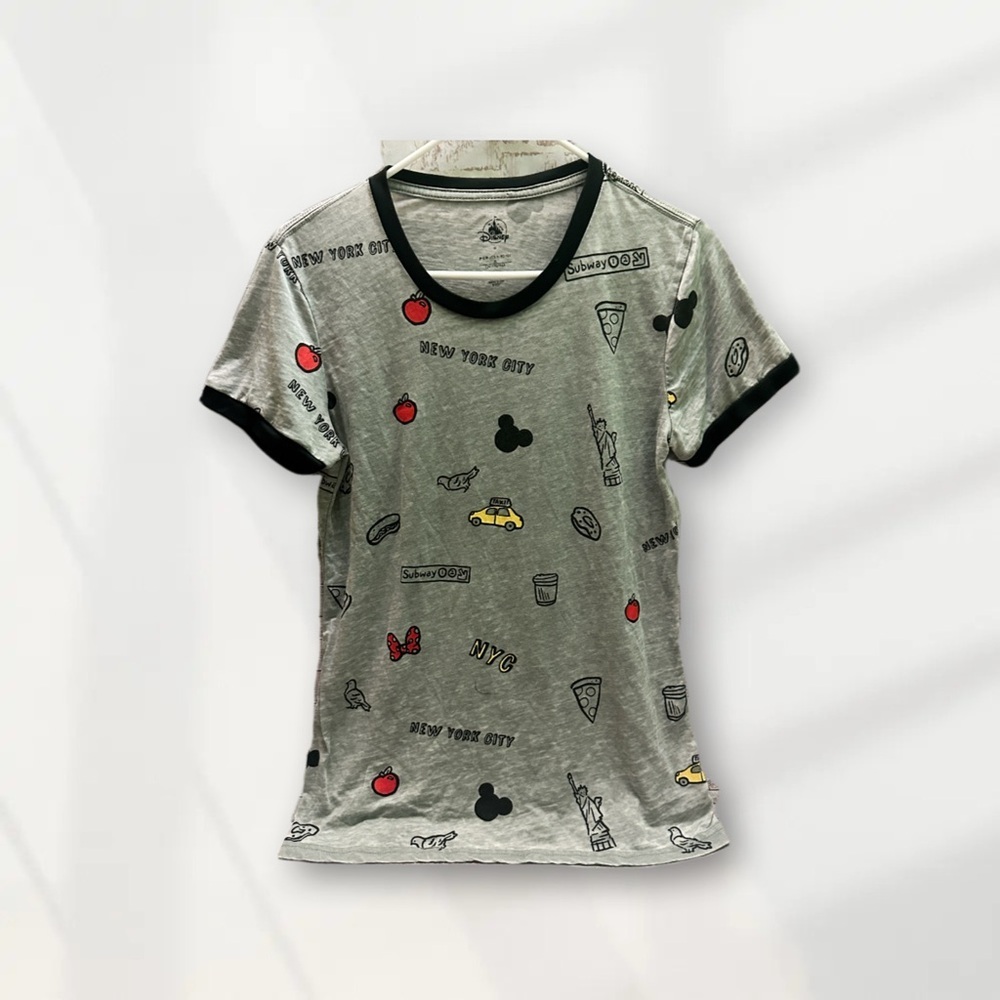 Disney New York City  Gray Graphic T-Shirt size M